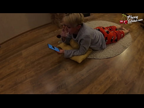 ❤️ Šialená blondínka fajčí obrovský penis a skáče na ňom - análny sex ❤️❌ Kvalitné porno na sk.porngameshub.ru ❌❤